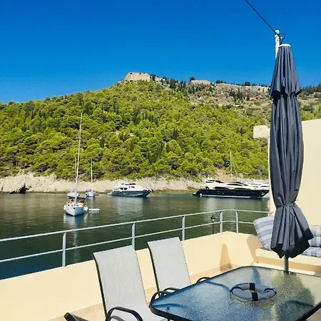 The Cove Assos