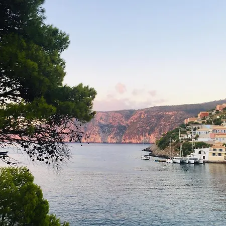 The Cove Assos Willa